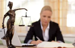 litigation attorney in phoenix az